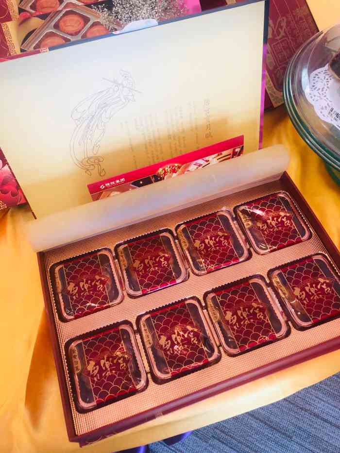 唐乐宫的月饼还是很好吃的,每年中秋必买