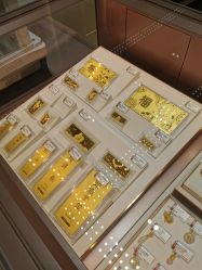 -六福珠寶(巴黎春天五角场店)