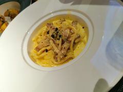 -卡普里披萨·牛扒·下午茶