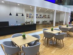 -杭州中沃沃尔沃4S店(滨江区店)