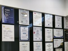 -三目眼镜·蔡司视觉合作店(青浦宝龙店)