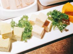时蔬三色冻豆腐-左庭右院鲜牛肉火锅(新梅广场店)
