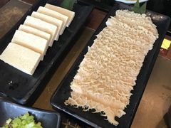 -左庭右院鲜牛肉火锅(金山万达店)