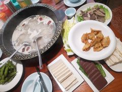 -茸梅路右拐龙虾-农家菜(松江店)