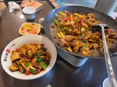 -富正毅三下锅·湘西韵味(天门山索道店)