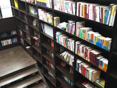 -钟书阁(松江泰晤士小镇店)