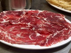 手切肥牛-胡须佬鸡煲四季火锅店(石厦西村直营店)