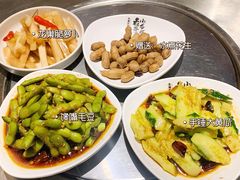 -龙巢盱眙龙虾·牛蛙·烧烤宵夜(八卦岭店)