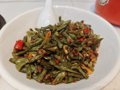 -阿瓦山寨·湘菜现炒·剁椒鱼头王(咸阳总店)