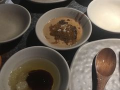 -老牌坊云南鱼豆花火锅(爱建店)