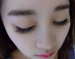 -爱美睫美甲会馆