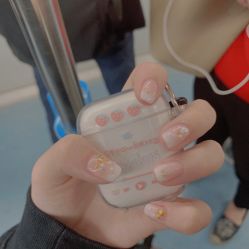 -莉娜美睫·穿戴甲