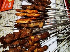 -小董哥烤串·爆汁大油边(故宫店)