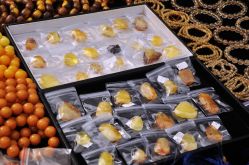 蜜蜡-东海水晶大集