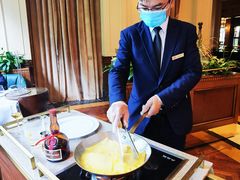 桌前制作可松饼-福楼法餐厅FLO