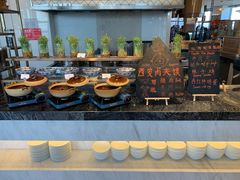 自助调料区-索菲特酒店 · 云尚天际自助餐厅