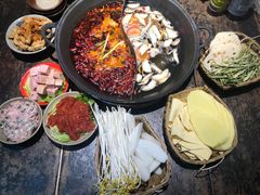 -四小区火锅·巷子里的重庆火锅(花照壁店)