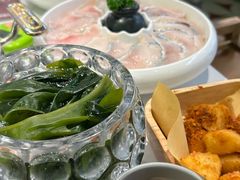 -洪氏嗨捞·广东猪肚鸡·椰子鸡火锅(西咸万象城店)