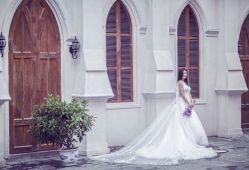 欧美时尚-巴黎婚纱摄影工作室