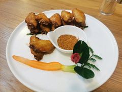 特色鸡翅-山楂树融合菜餐厅