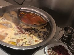 麻辣锅-老船舫·现做活鲜鱼馆(东郊记忆店)
