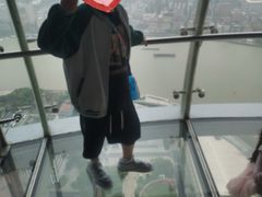 -东方明珠259米全透明悬空观光廊