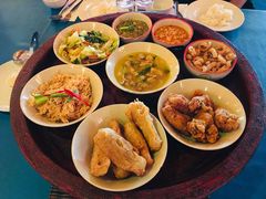 -Chom Cafe and Restaurant