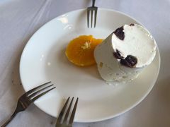 奶油慕斯配香橙-成桂西餐厅·42年的味道(五大道疙瘩楼店)