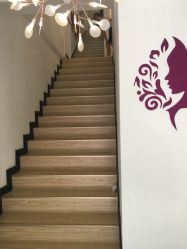 -倾城妃姿美疗中心