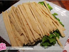 -老牌坊云南鱼豆花火锅(嵩山店)