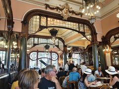-Majestic Café