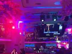 大堂-巴特餐饮6加1音乐餐吧·新疆菜