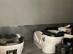 -罗亚帝造型·烫发染发