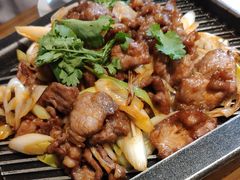 铁板葱爆羊肉-禾珍珠家常小馆(河南博物院店)