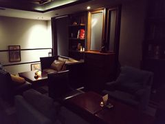 -Whisper Bar 