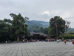 -峨眉山报国寺