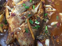 铁板臭鳜鱼-徽州美食(三十年老店)