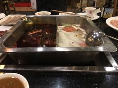 -百年川椒重庆老火锅(光谷店)