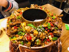 招牌炭火牛蛙-徽湘园和马路串串火锅