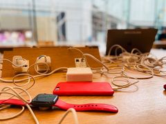 -Apple零售店(华贸购物中心店)