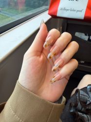 -赢韵美甲美睫瑞士净斑中心