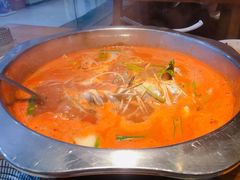 -野山舂·贵州现舂酸汤火锅(鸿通城店)