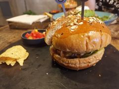 -HIGH FIVE哈福手工汉堡(桂林路店)