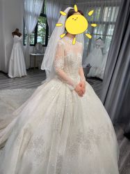 -Lady  Jane高端婚纱礼服馆