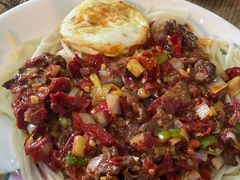 -歹歹的加个面过油肉拌面