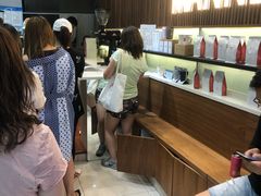 等位区-Manner Coffee(大宁国际商业广场店)