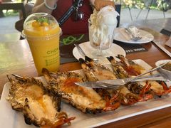 -Chom Cafe and Restaurant
