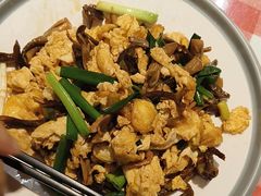 鹿茸菌炒土鸡蛋-老郑家东北春饼(龙悦居店)