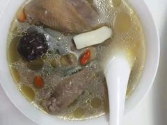 -爱的果实月嫂育婴师(世纪东方店)