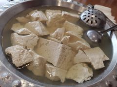 -石磨豆花家常菜·牦牛排土火锅